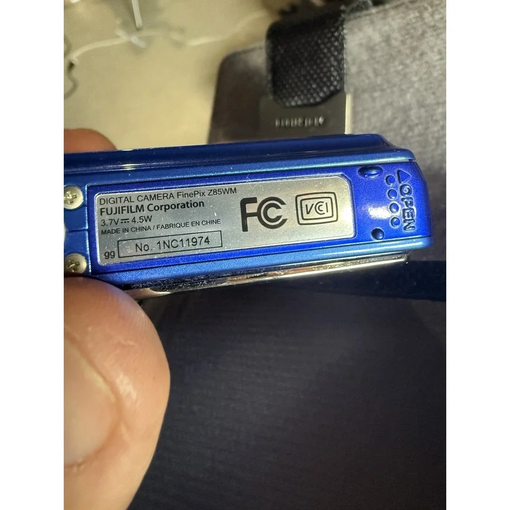 Fujifilm FinePix Z85WM Point-and-Shoot Camera Blue 3